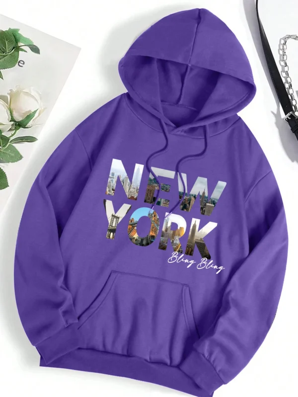 Oversized grey hoodie for women featuring a detailed New York City scenery print and cozy artificial fur lining.