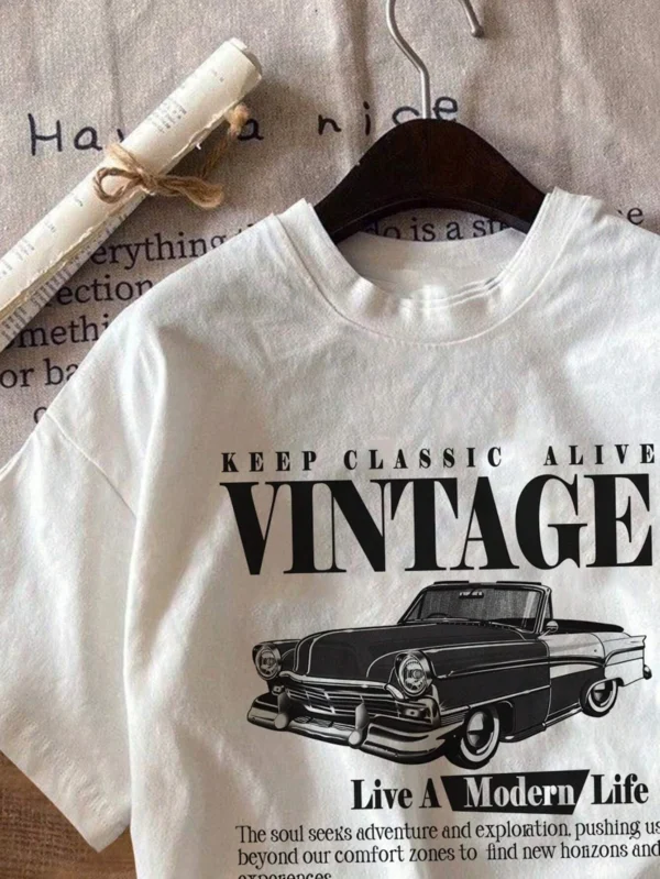 Loose fit women's t-shirt with vintage car graphic print.