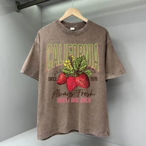 Men's vintage California strawberry print cotton t-shirt.