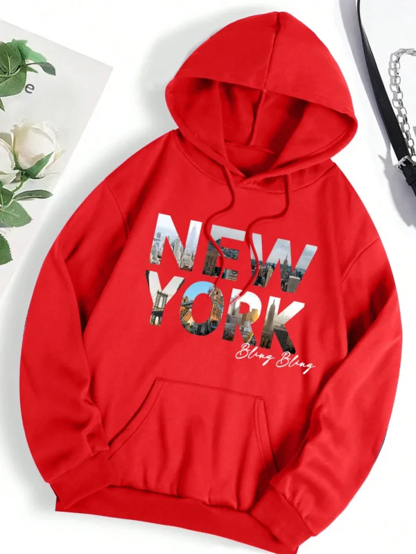 Oversized grey hoodie for women featuring a detailed New York City scenery print and cozy artificial fur lining.