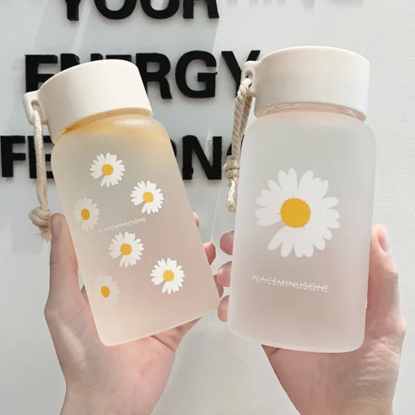 500ml frosted daisy water bottle with rope.