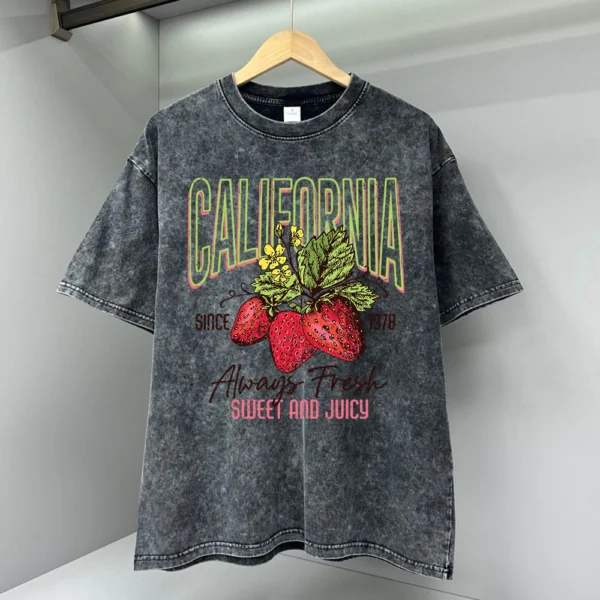 Men's vintage California strawberry print cotton t-shirt.