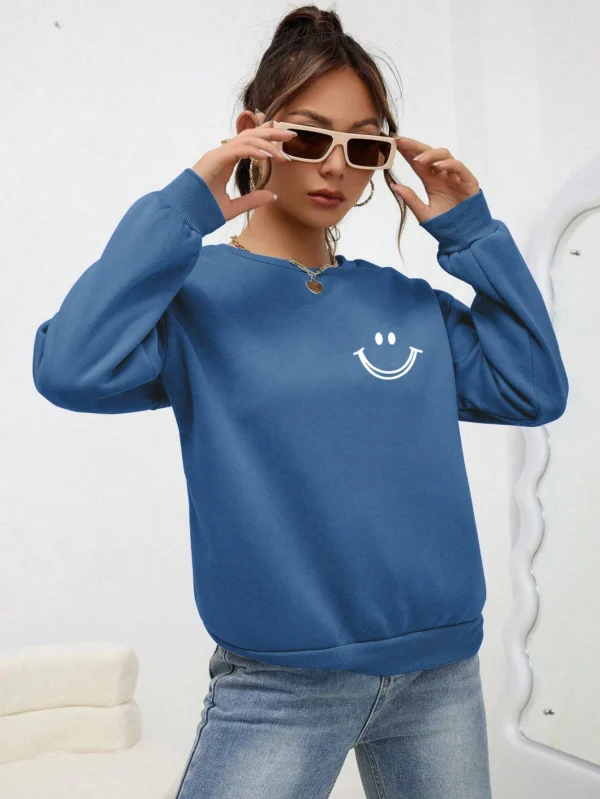 loose fit casual design.