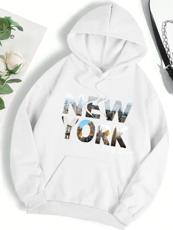 Oversized grey hoodie for women featuring a detailed New York City scenery print and cozy artificial fur lining.