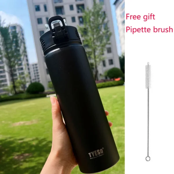750ml stainless steel insulated water bottle with built-in straw lid.