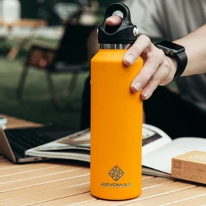 REVOMAX 950ml stainless steel vacuum insulated water bottle.
